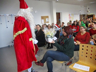 Ein Geschenk an die Schulleiterin Ein Geschenk für die Schulleiterin Frau Faltenbacher